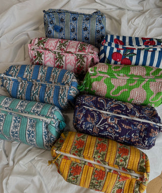 Akshita Travel Pouch Set